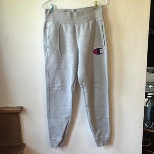 Women’s Champion jogger sweatpants.